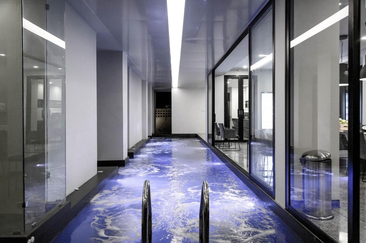 Crew Hotel Чиангмай Екстериор снимка