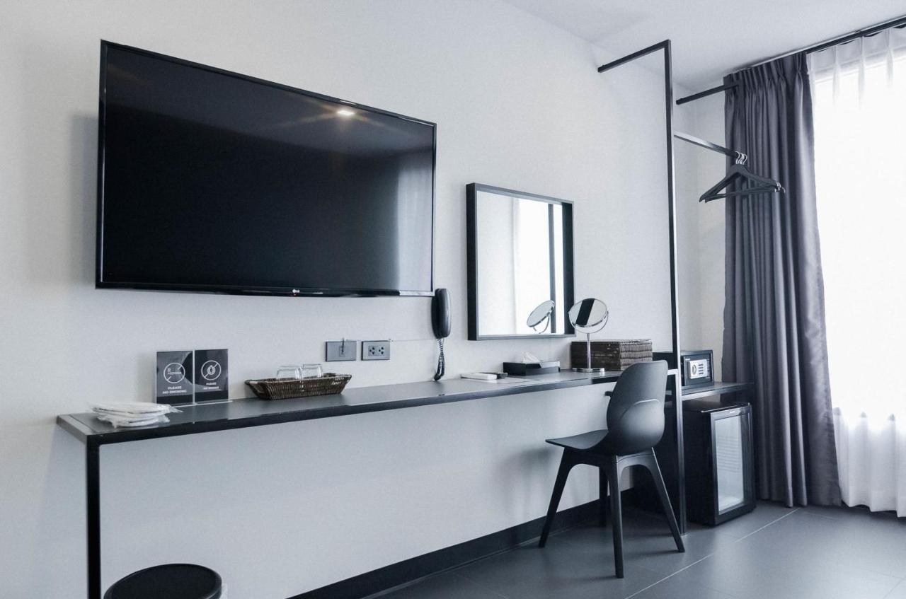 Crew Hotel Чиангмай Екстериор снимка