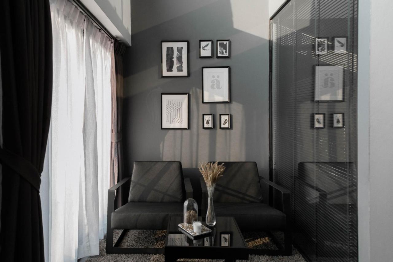 Crew Hotel Чиангмай Екстериор снимка