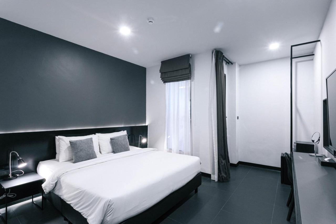 Crew Hotel Чиангмай Екстериор снимка